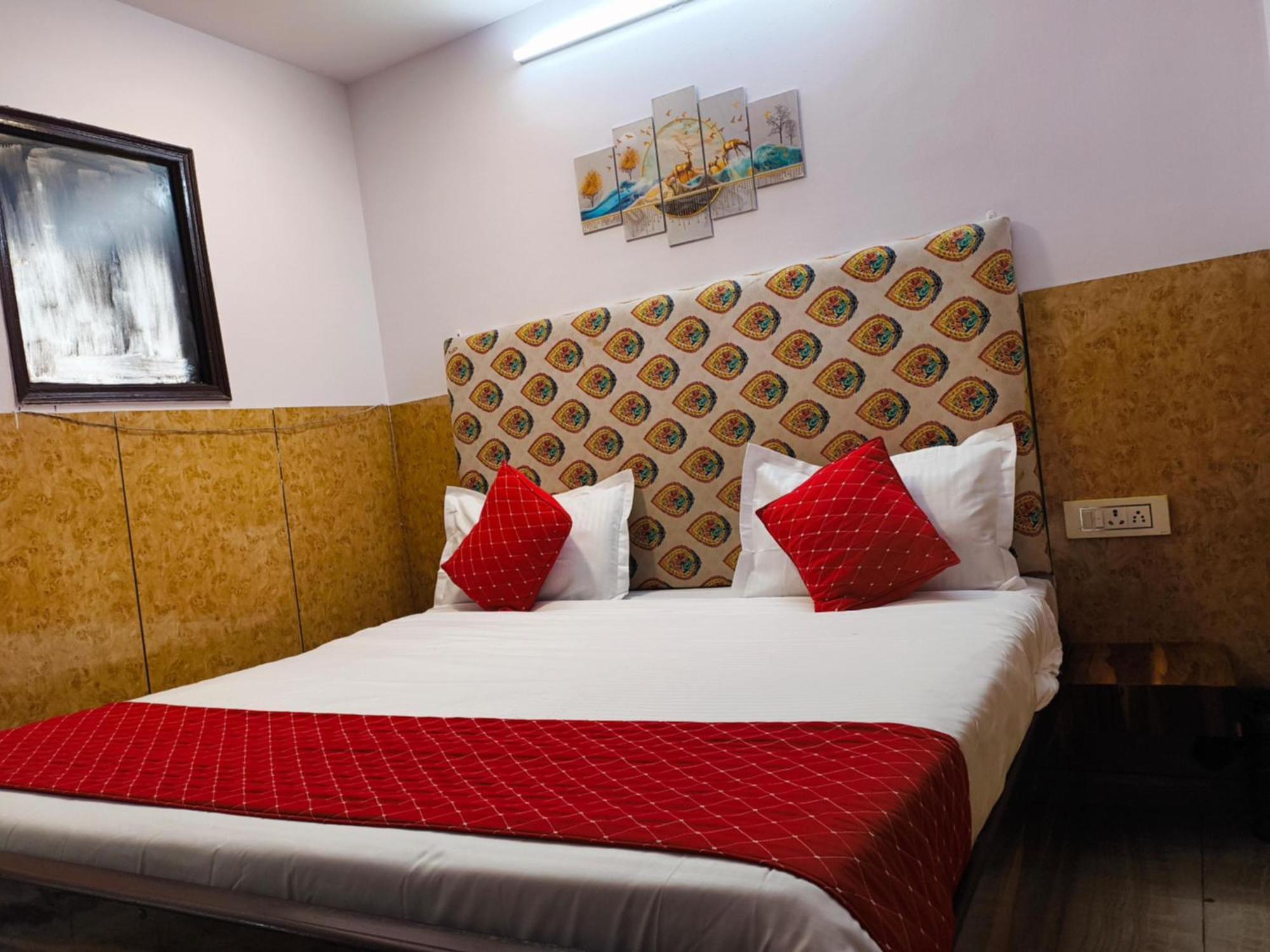 Hotel Metro Park New Delhi Bagian luar foto