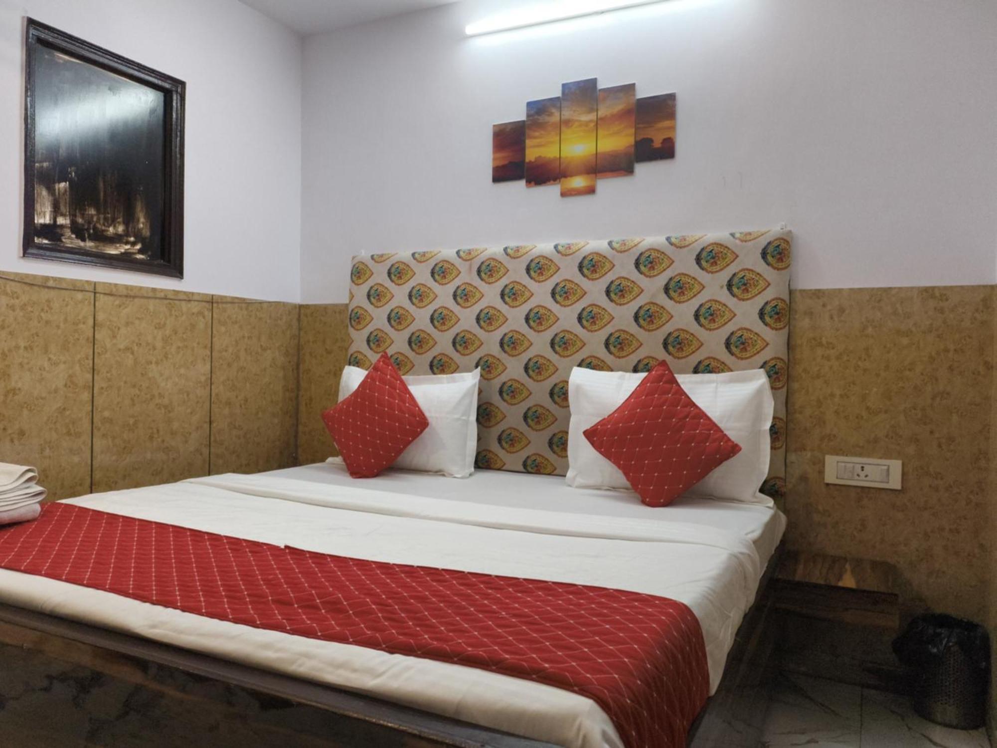 Hotel Metro Park New Delhi Bagian luar foto