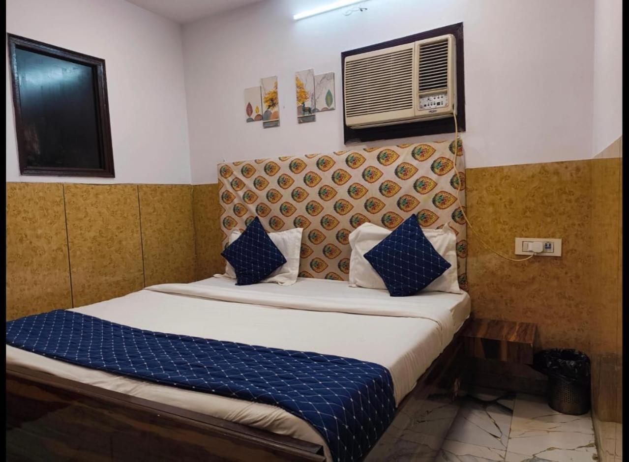Hotel Metro Park New Delhi Bagian luar foto